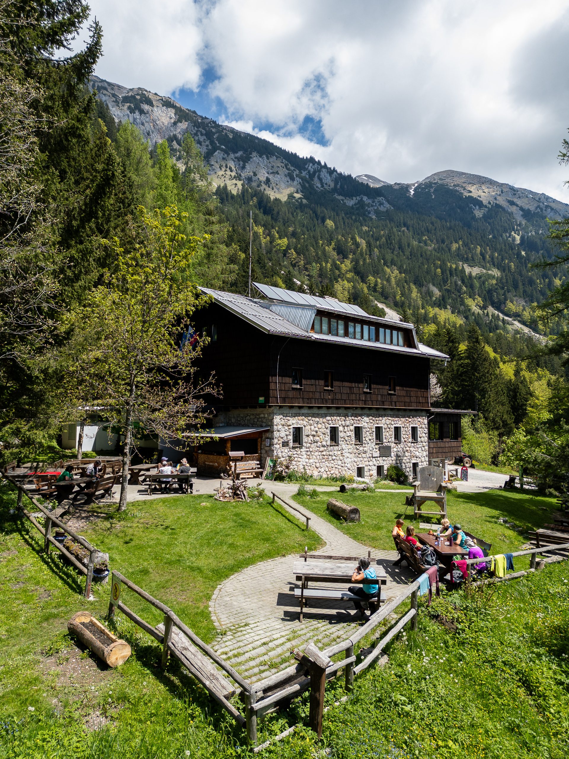 VALVASORJEV DOM, 1181 m